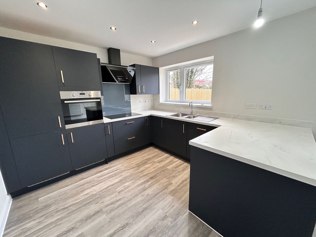 Property photo 3 of 12 Image