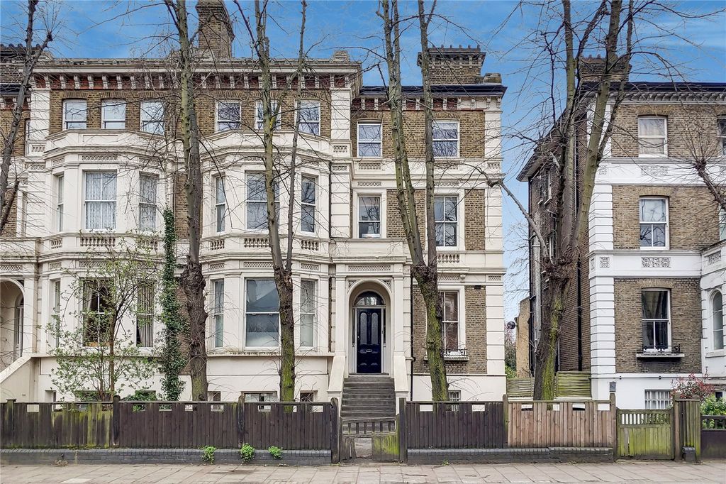 Property photo 1 of 8