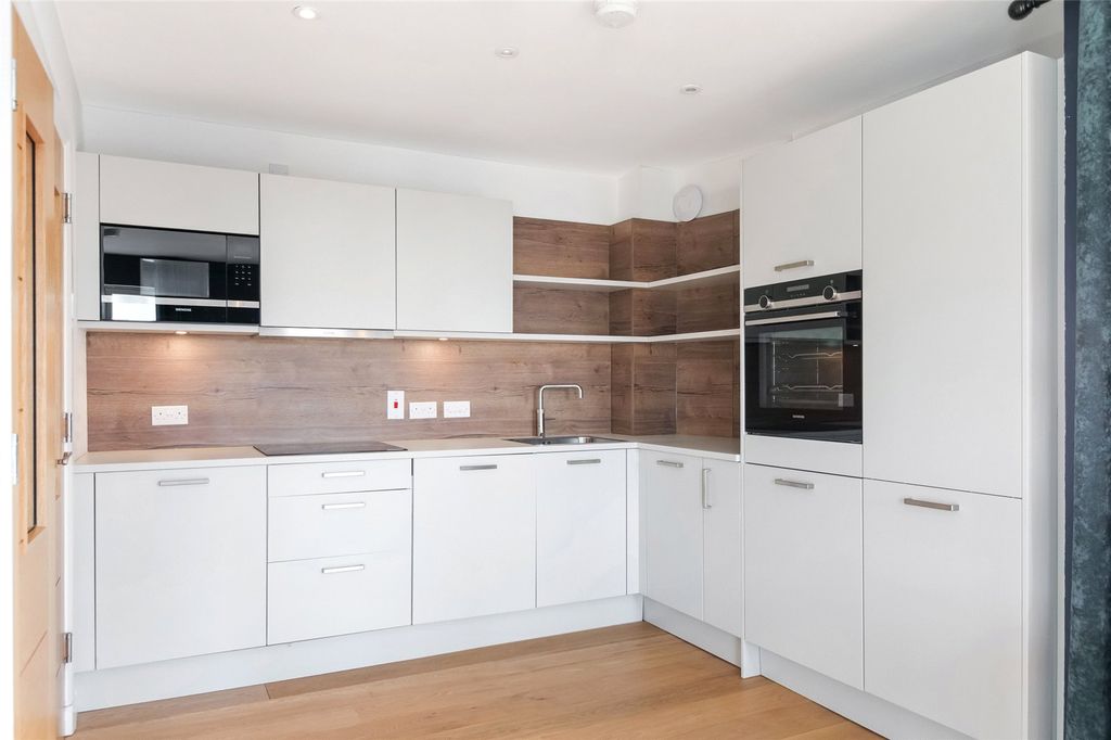 Property photo 3 of 12 Picture No. 13