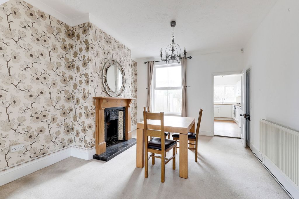 Property photo 3 of 21