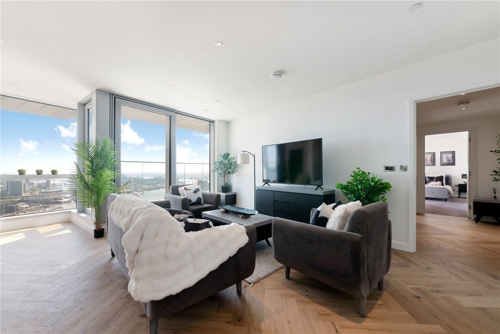 Property photo 1 of 25 Charrington Tower