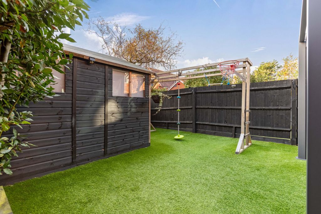 Property photo 2 of 18