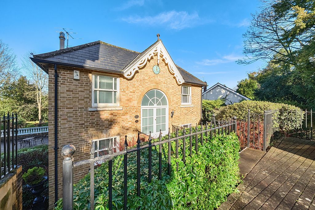 Property photo 1 of 16
