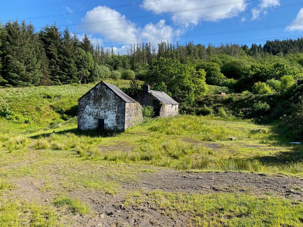 Property photo 2 of 7 ..