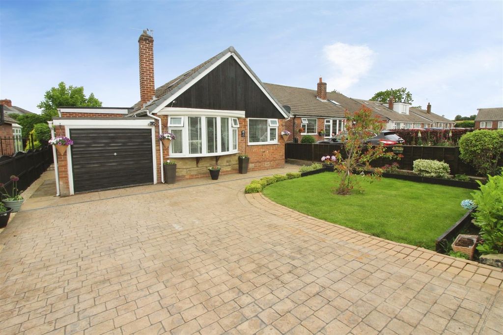 Property photo 1 of 25 Outside
