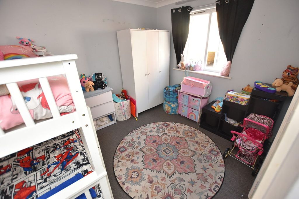 Property photo 3 of 9