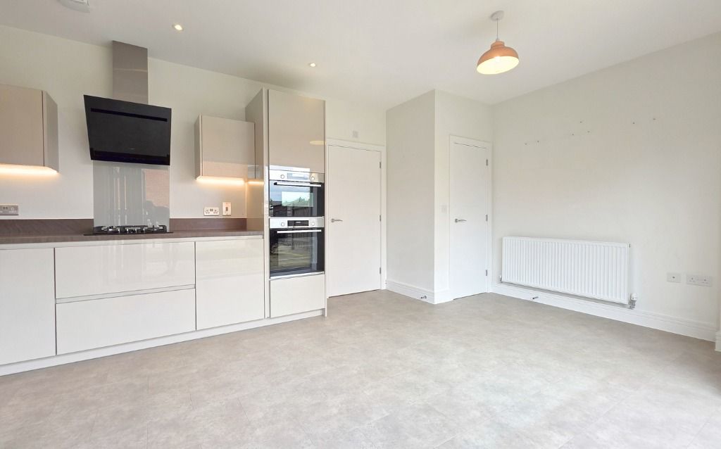 Property photo 3 of 17 2198682