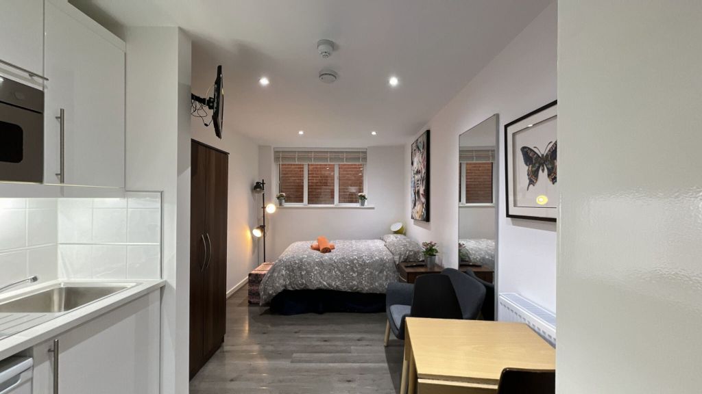 Property photo 1 of 12 Bedroom