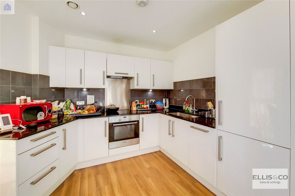 Property photo 2 of 14 Picture No. 10