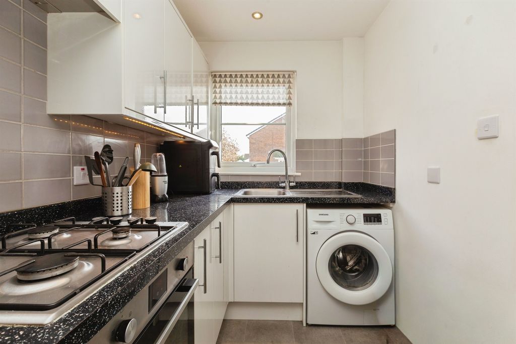 Property photo 3 of 17