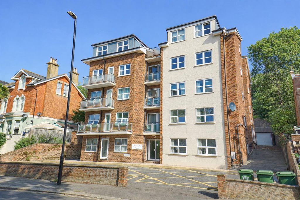 Property photo 1 of 16 A63Cf451-B9Bc-450B-B900-A2A7Acf81417.Png