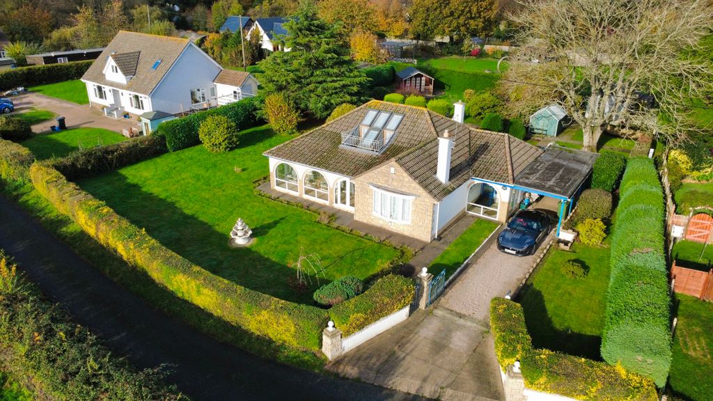 Property photo 3 of 25