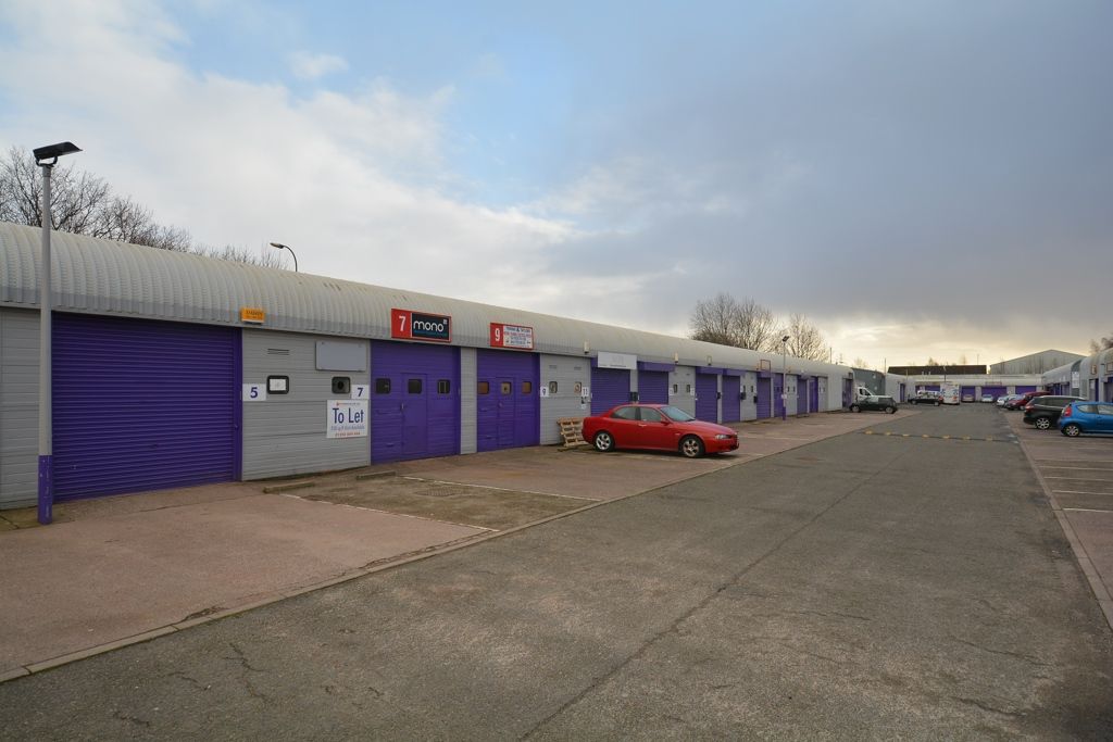 Property photo 1 of 11 Photo 4