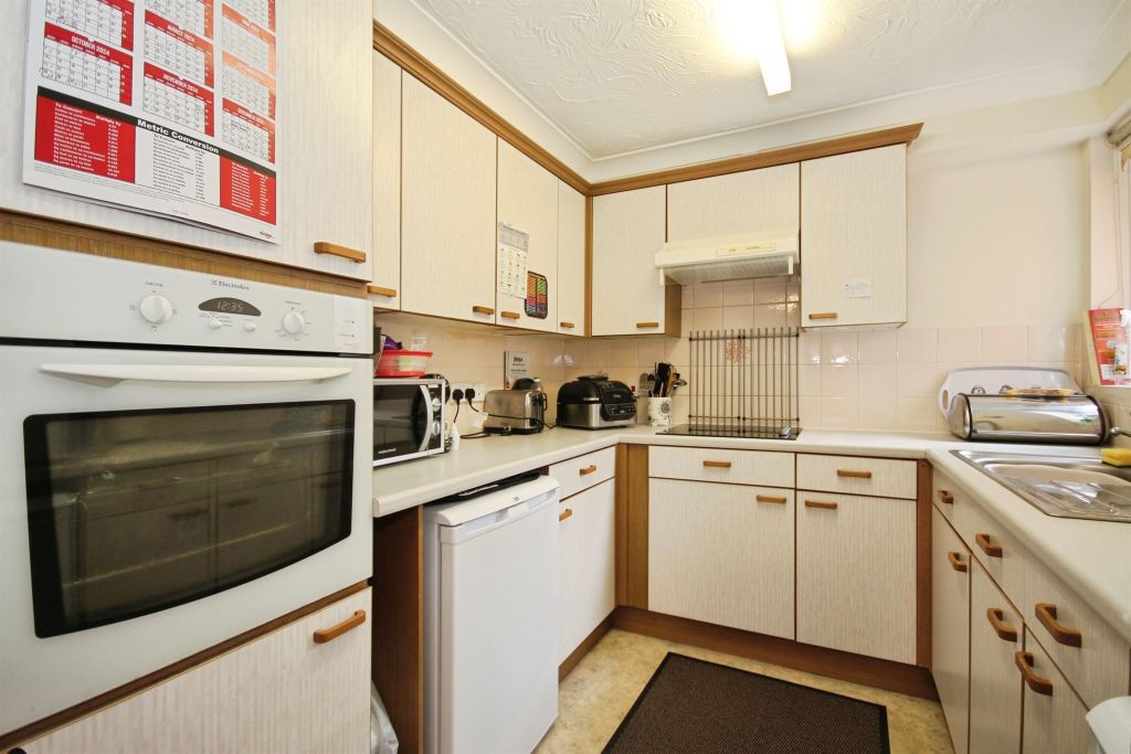 Property photo 2 of 11