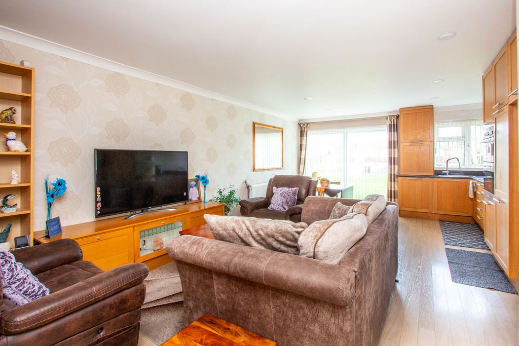 Property photo 2 of 13 Lounge/Dining/Kitchen