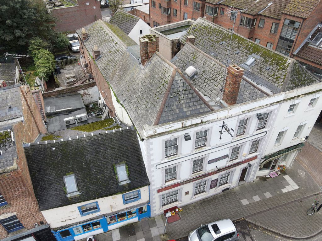 Property photo 1 of 32