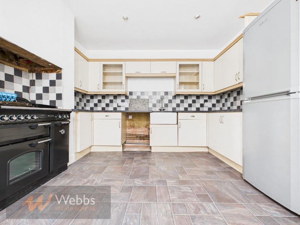 Property photo 2 of 28 Cam05244G0-Pr0120-Still021.Jpg