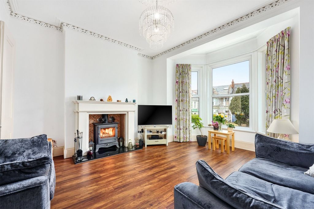 Property photo 2 of 30 Picture No. 03