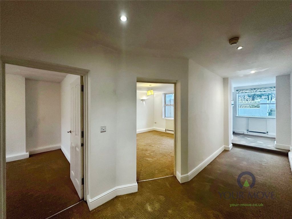 Property photo 3 of 13 Hallway