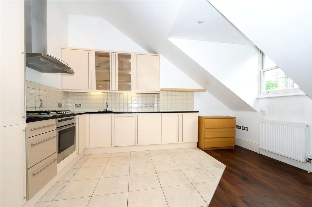 Property photo 3 of 8 Picture No. 09