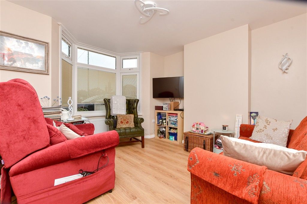 Property photo 3 of 12 Lounge