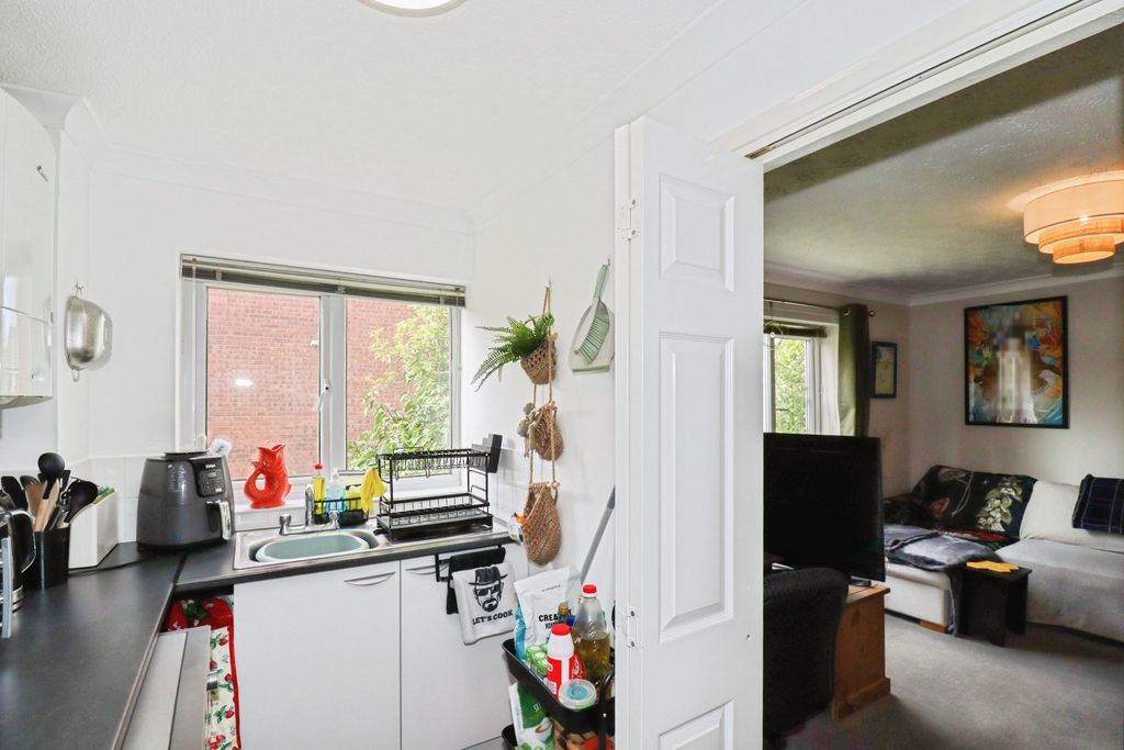 Additional image 10 of 1 bed flat for saleGainsborough Drive, Halesworth IP19