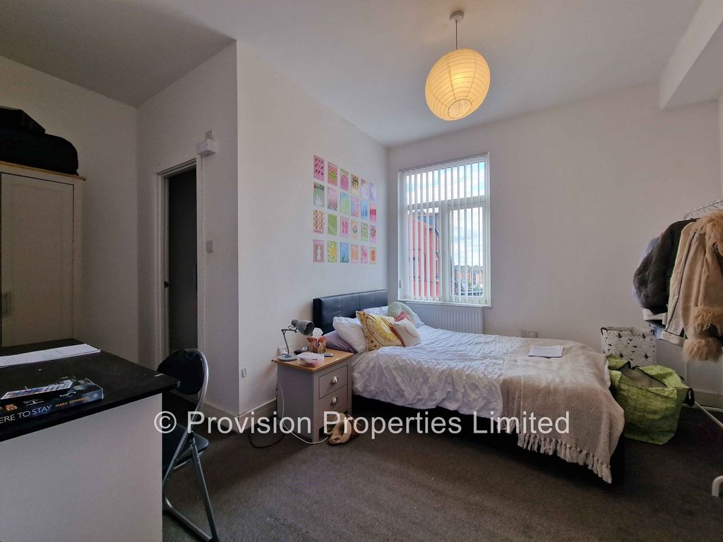 Property photo 2 of 10 Photo