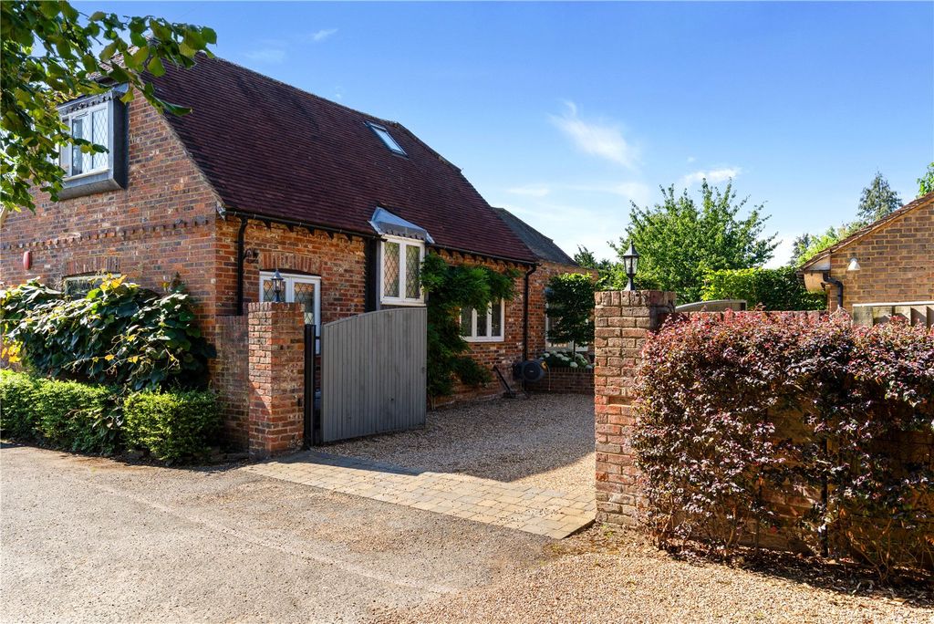 Property photo 1 of 19 Entrance