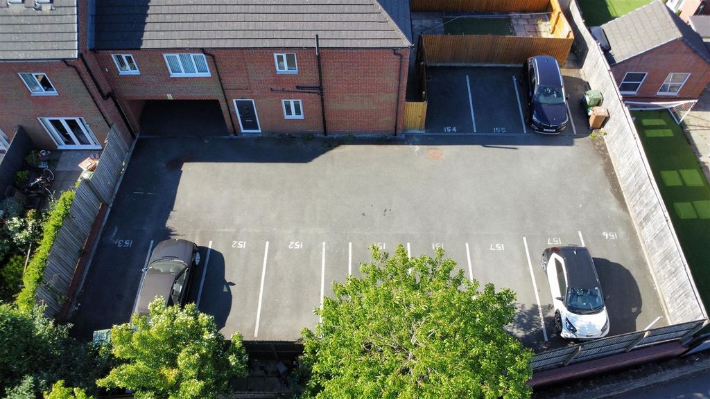 Property photo 3 of 16 Newlove Avenue Parking