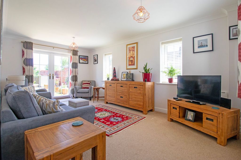 Property photo 2 of 19