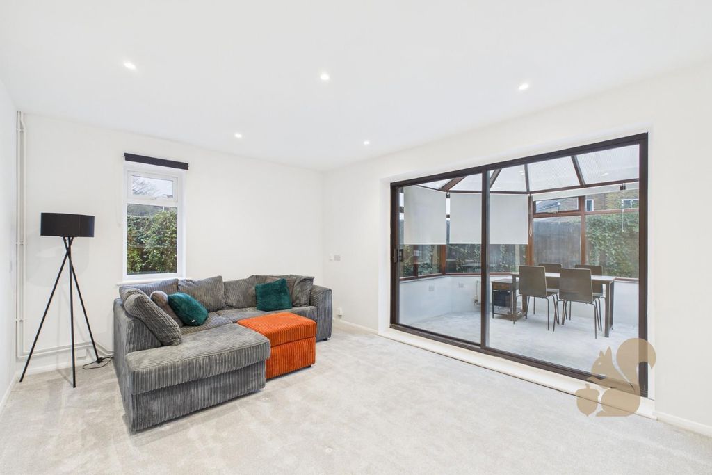 Property photo 3 of 22 Cam01659G0-Pr0699-Still003.Jpg