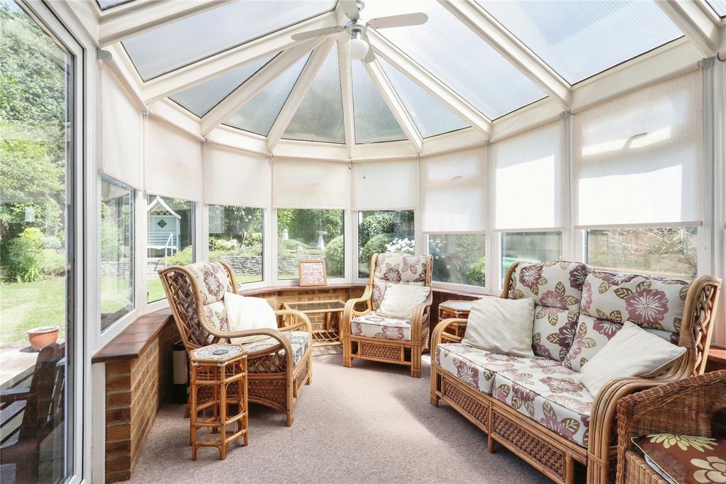 Property photo 3 of 17 Conservatory