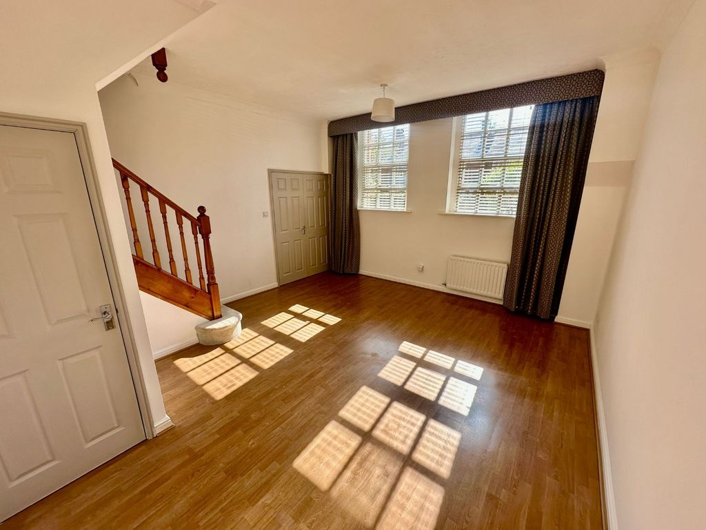 Property photo 2 of 12 4127364