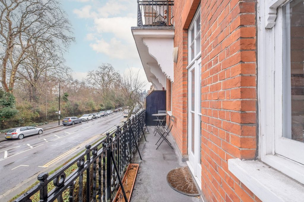 Property photo 2 of 30