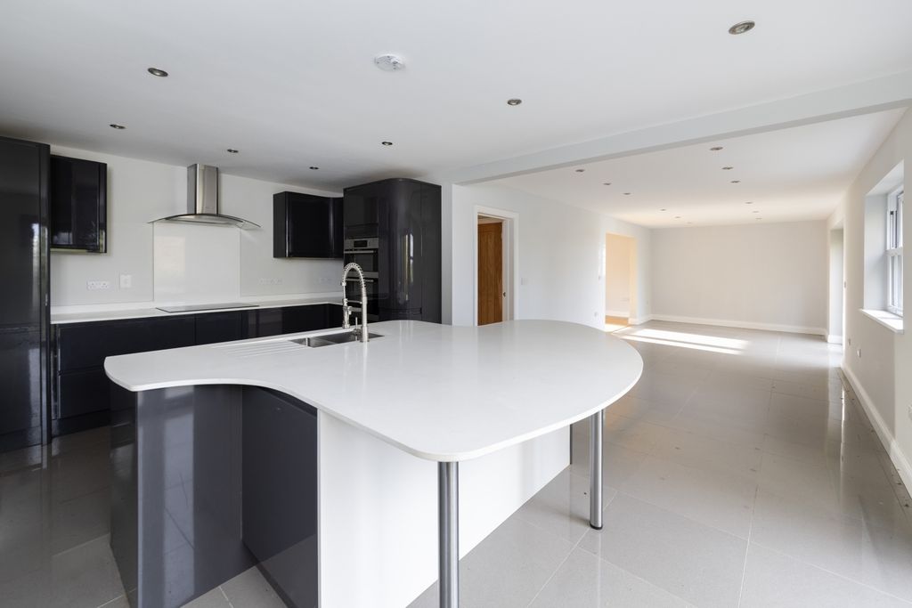 Property photo 2 of 14 Img_3564