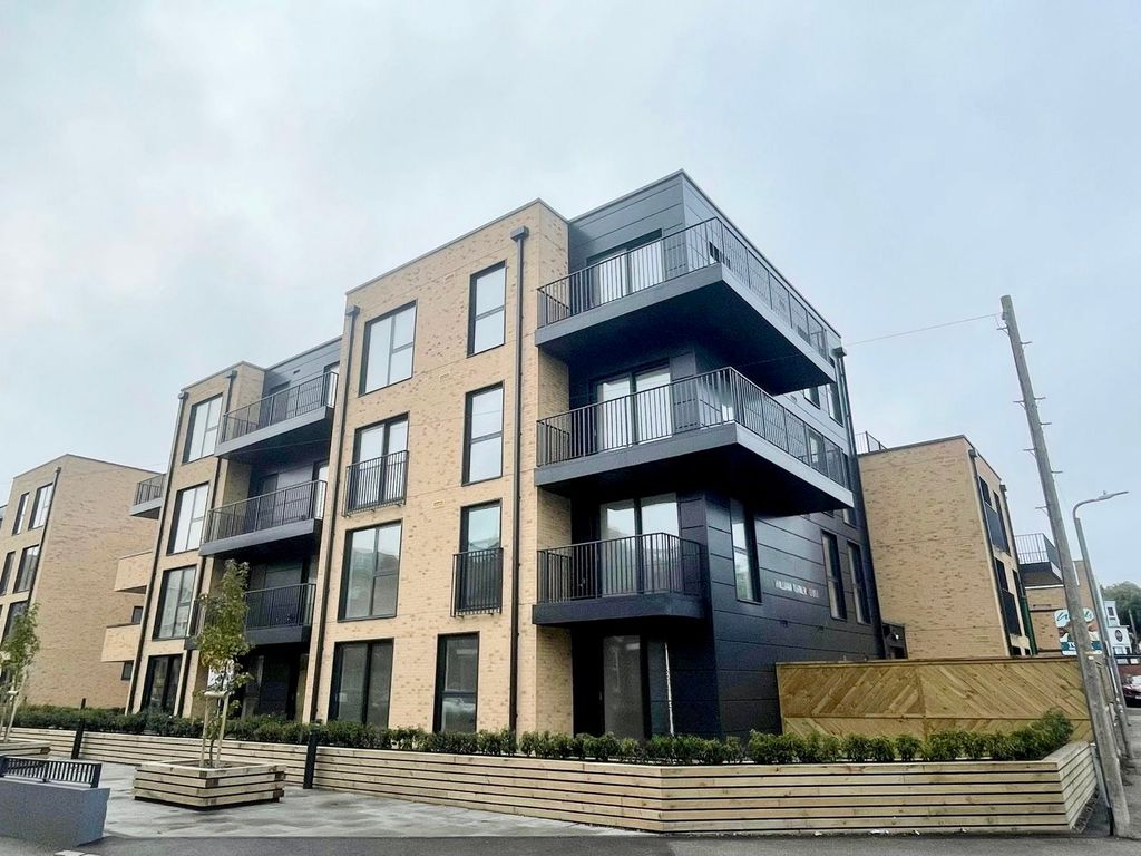 Property photo 1 of 8