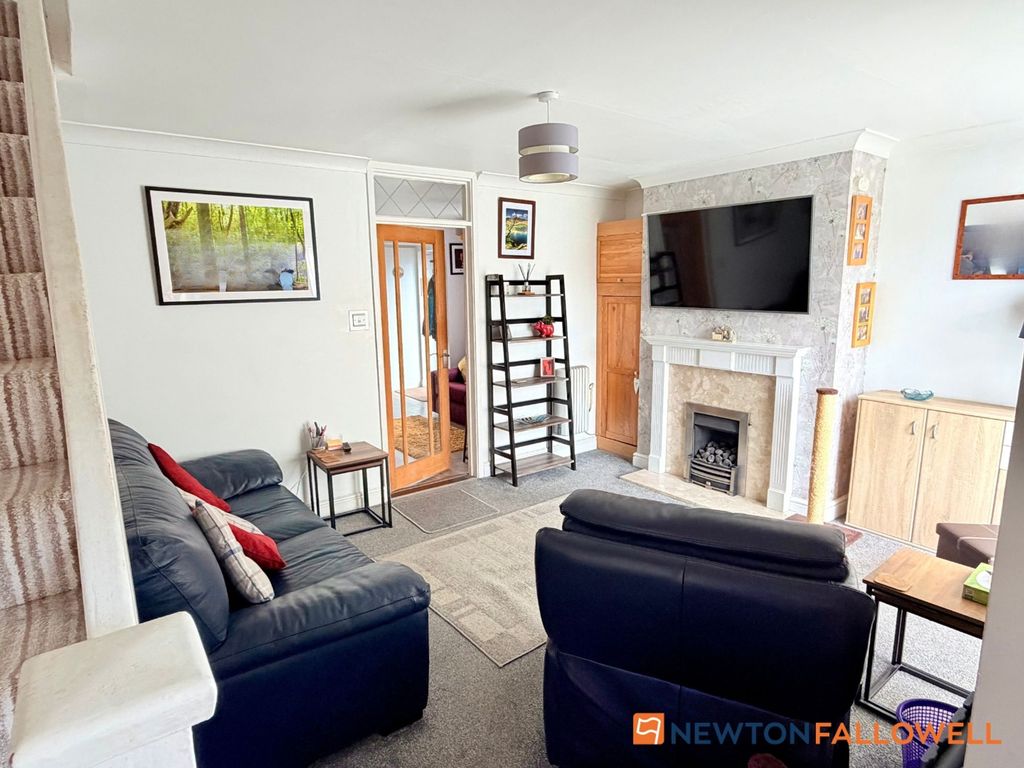 Property photo 2 of 16 Lounge