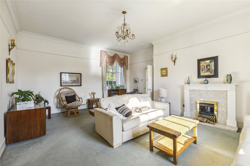 Property photo 2 of 9 Sitting Room