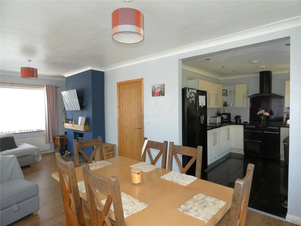 Property photo 2 of 21 Picture No. 31