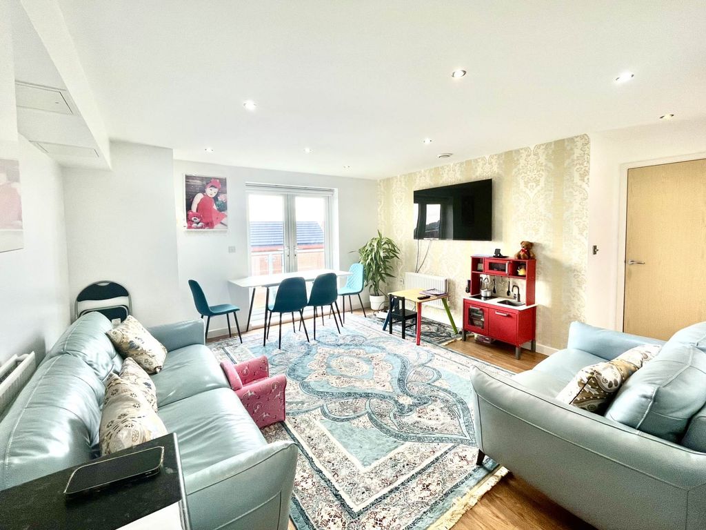 Property photo 2 of 12