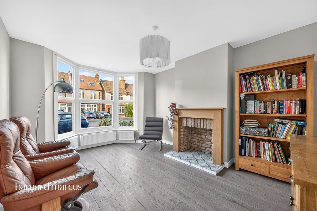 Property photo 2 of 10