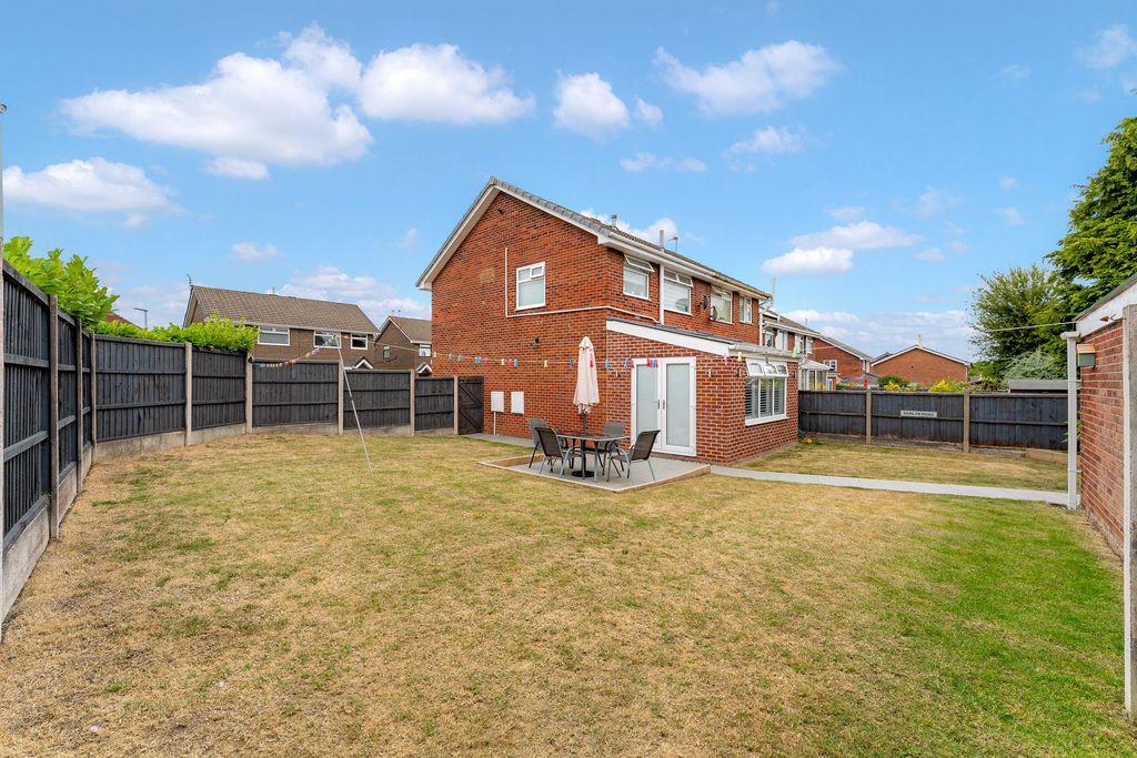 Property photo 2 of 25