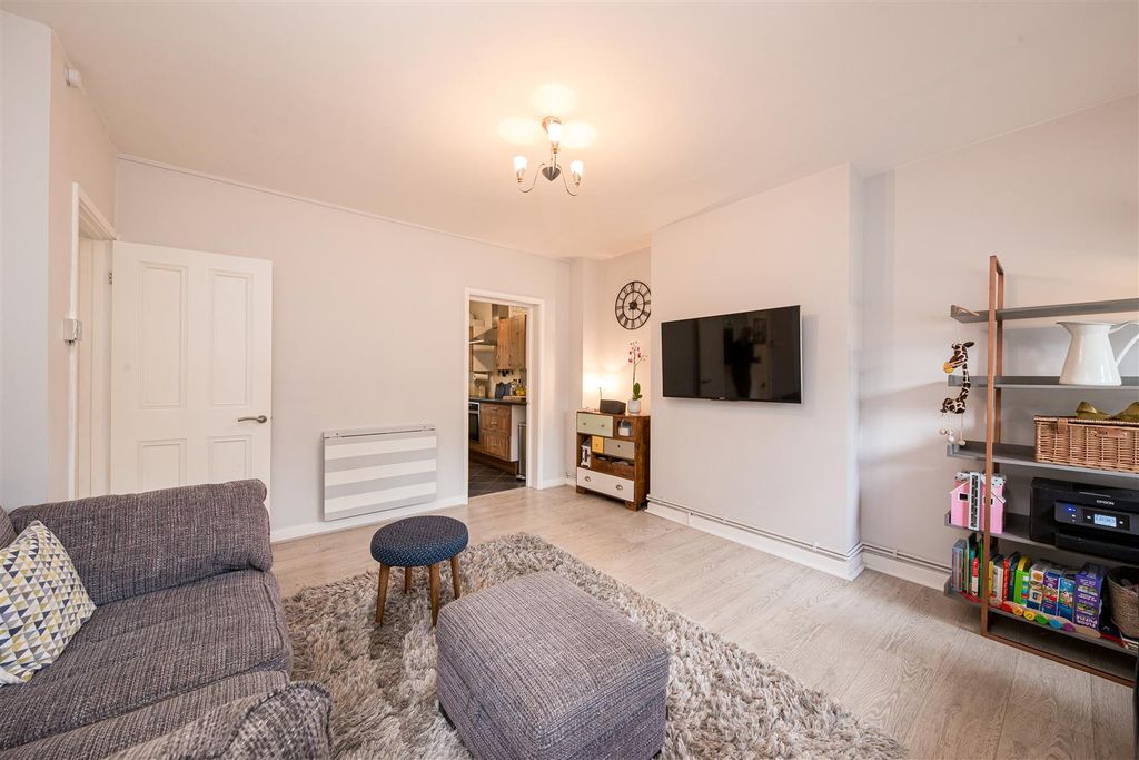 Property photo 3 of 13 006.Jpg