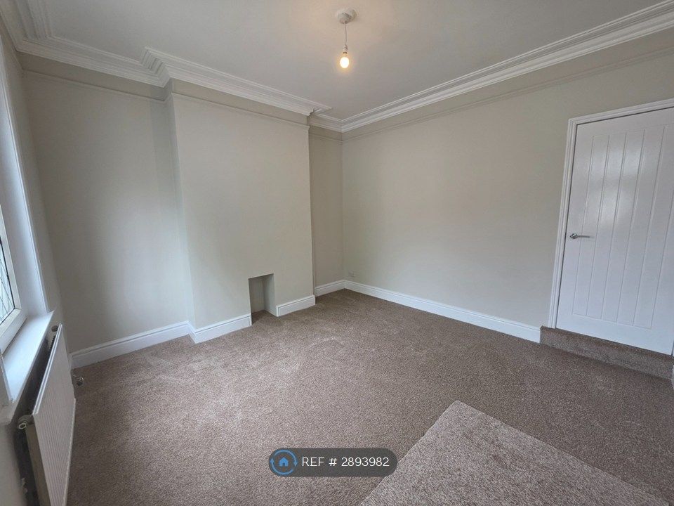 Property photo 2 of 17 Living Room