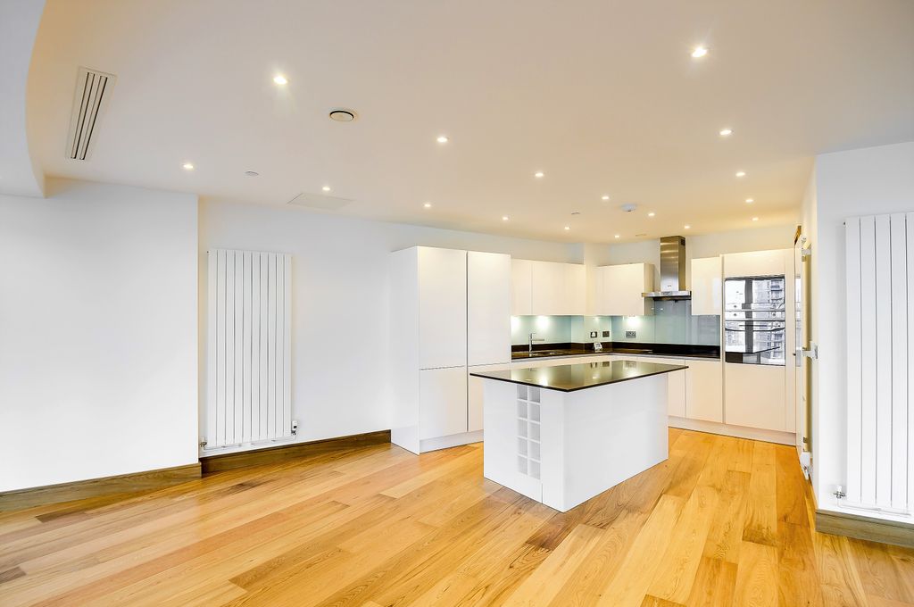 Property photo 1 of 8 Kitchen