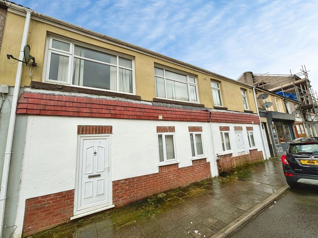 Property photo 1 of 2