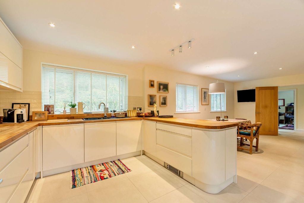 Property photo 3 of 15 Kitchen