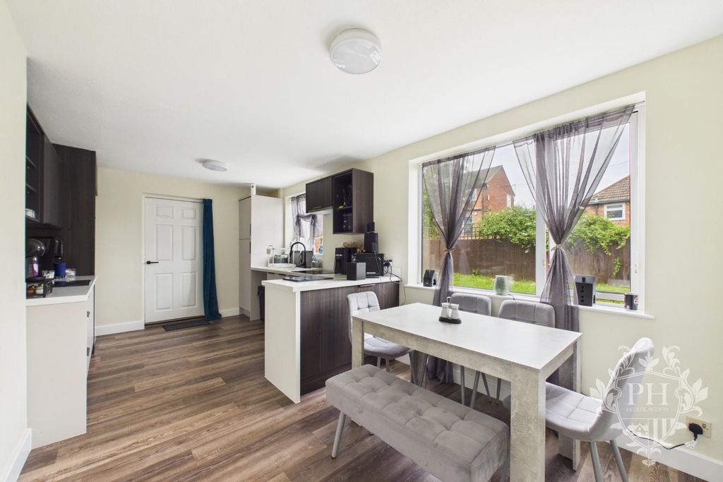 Property photo 3 of 12 Ec7Fc2B2396440A6B6Db7F237E94Fb7d_100_Cam02002G0-Pr