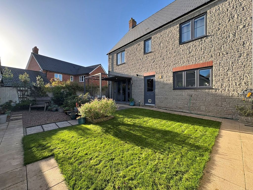 Property photo 1 of 22