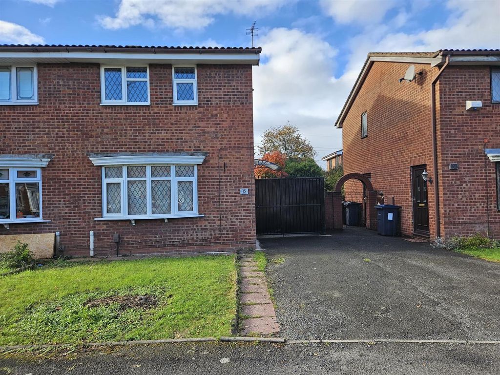 Property photo 2 of 8 15 Grebe Close 1 .Jpg